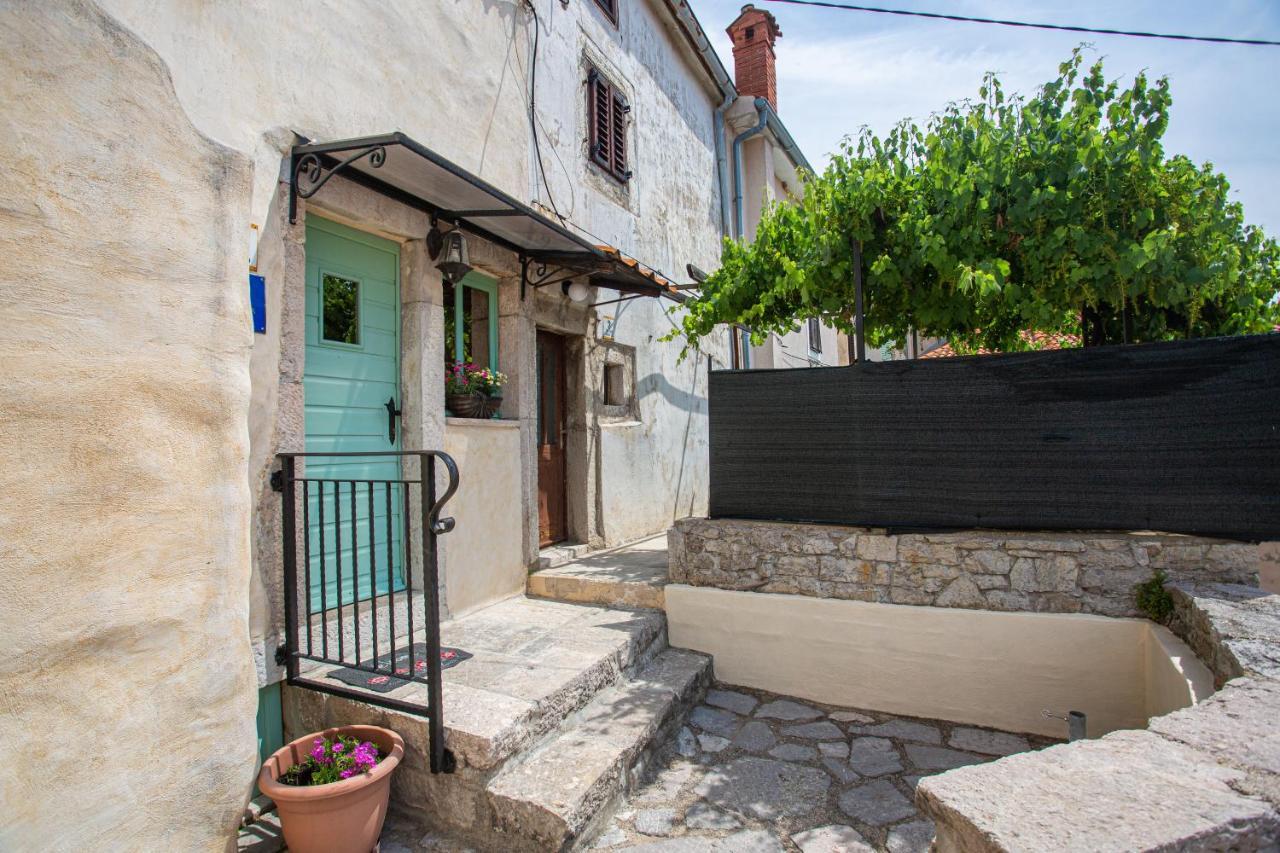 Holiday home Parona Vrbnik (Primorje-Gorski Kotar)