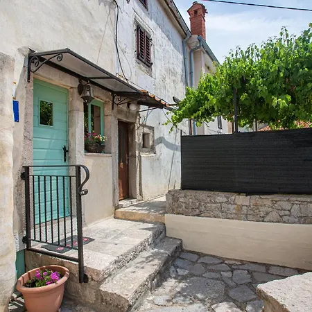 Parona Holiday Home Vrbnik  Exterior photo