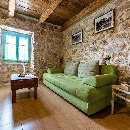 Parona Holiday Home Vrbnik  Exterior photo